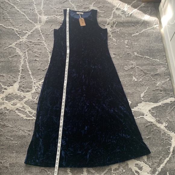 NWT Navy Velvet Maxi Dress size M - Picture 15 of 17